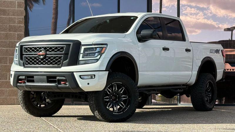 2022 Nissan Titan Crew Cab PRO-4X 4x4