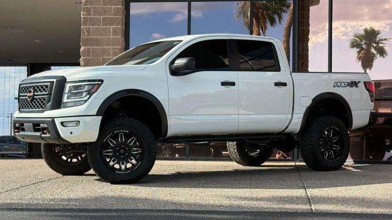 2022 Nissan Titan Crew Cab PRO-4X 4x4