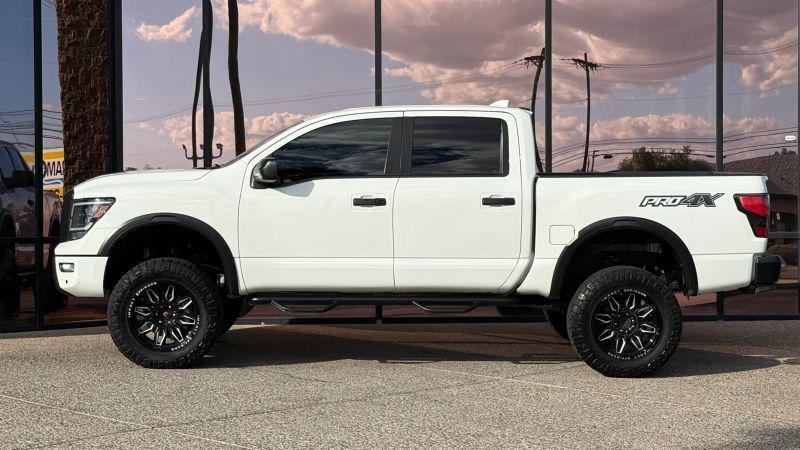 2022 Nissan Titan Crew Cab PRO-4X 4x4