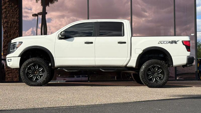 2022 Nissan Titan Crew Cab PRO-4X 4x4