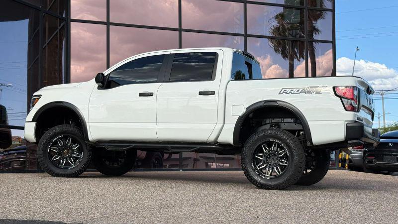 2022 Nissan Titan Crew Cab PRO-4X 4x4