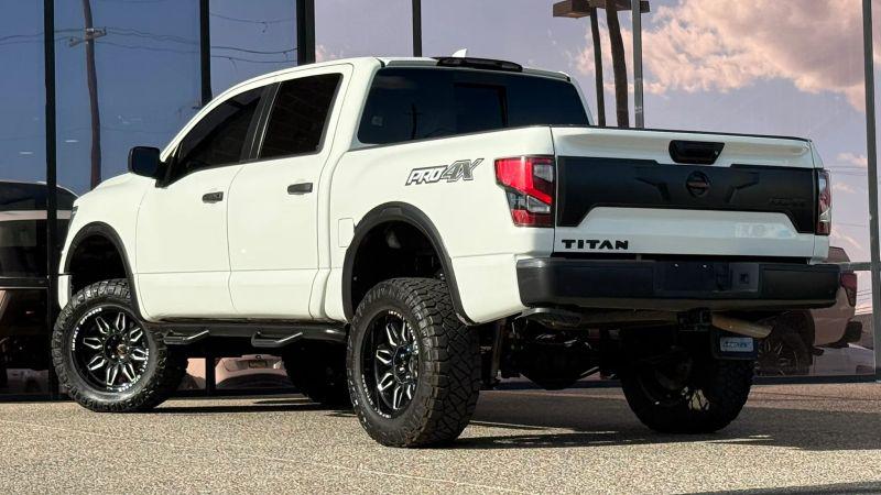 2022 Nissan Titan Crew Cab PRO-4X 4x4
