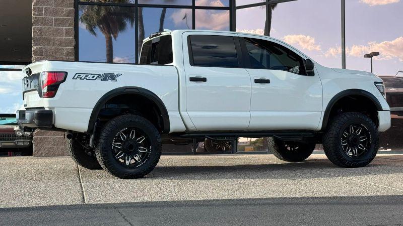 2022 Nissan Titan Crew Cab PRO-4X 4x4