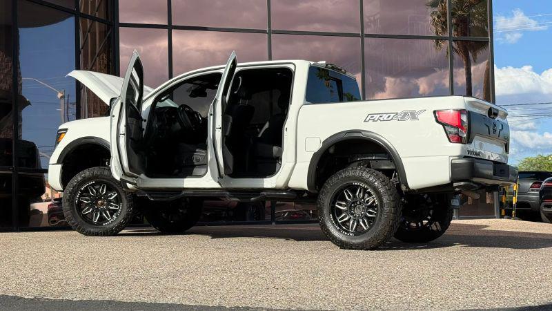 2022 Nissan Titan Crew Cab PRO-4X 4x4