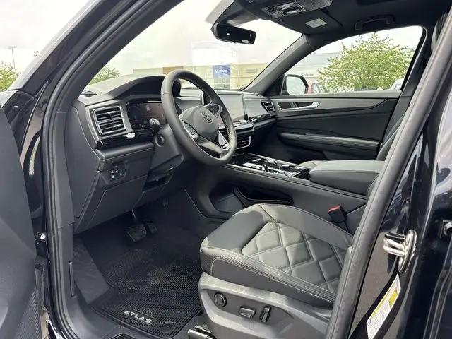 2026 Volkswagen Atlas Cross Sport SE with Technology