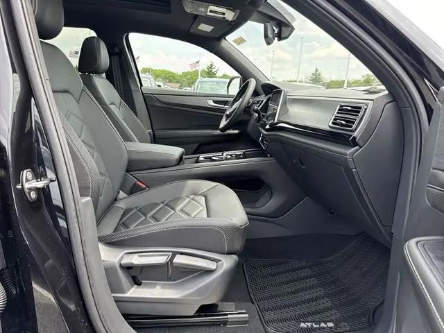 2026 Volkswagen Atlas Cross Sport SE with Technology