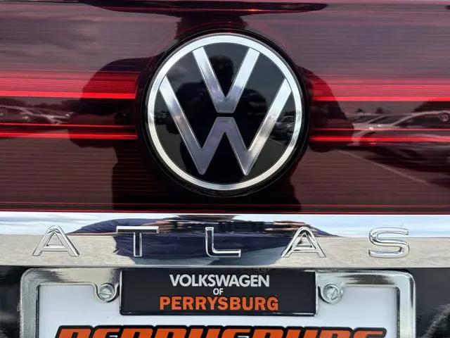 2026 Volkswagen Atlas Cross Sport SE with Technology