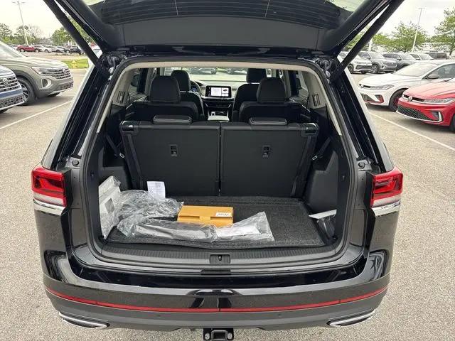 2026 Volkswagen Atlas SE with Technology