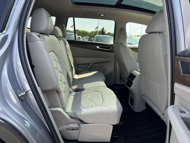 2026 Volkswagen Atlas SE with Technology
