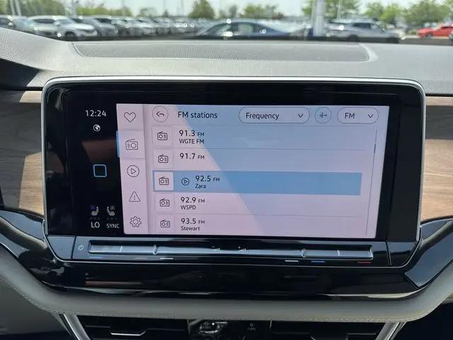 2026 Volkswagen Atlas SE with Technology
