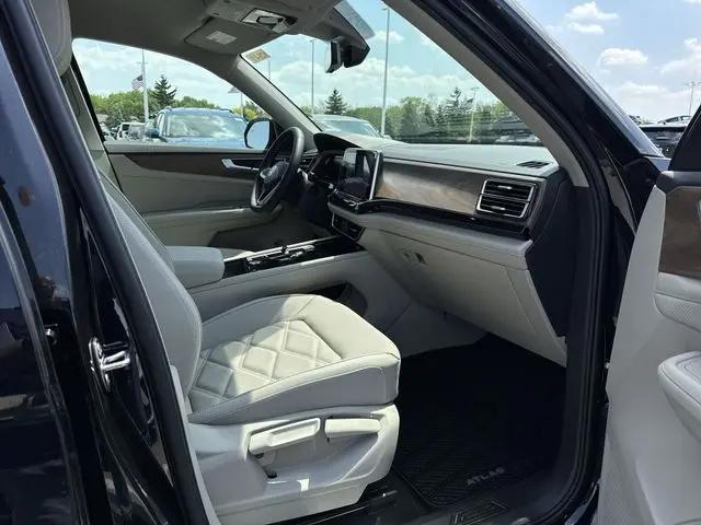 2026 Volkswagen Atlas SE with Technology