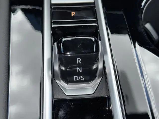 2026 Volkswagen Atlas Cross Sport SEL Premium R-Line
