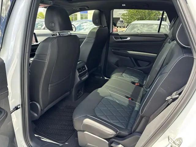 2026 Volkswagen Atlas Cross Sport SEL Premium R-Line