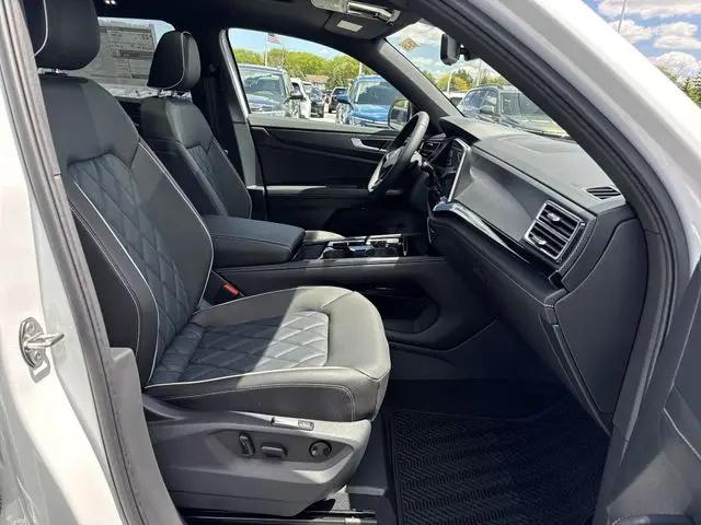 2026 Volkswagen Atlas Cross Sport SEL Premium R-Line