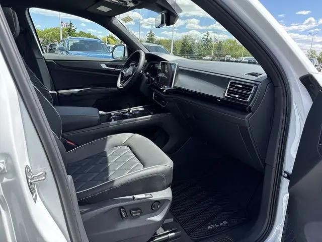 2026 Volkswagen Atlas Cross Sport SEL Premium R-Line