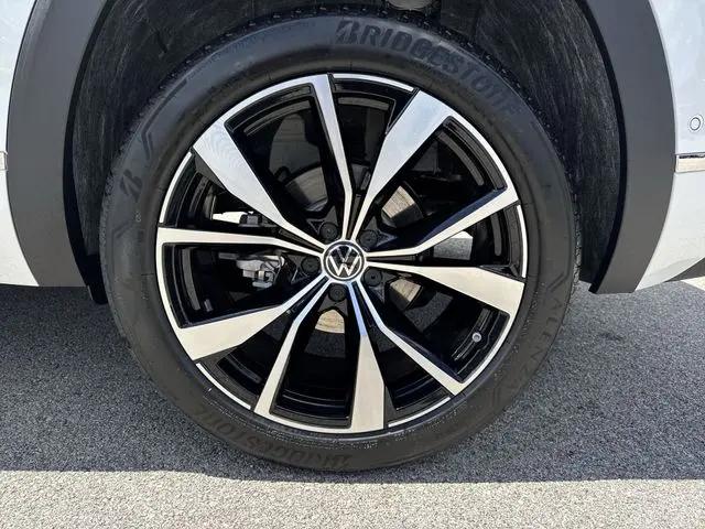 2026 Volkswagen Atlas Cross Sport SEL Premium R-Line