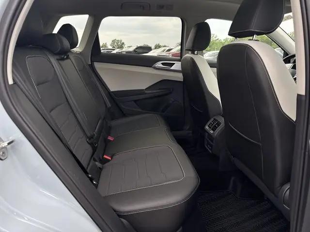 2026 Volkswagen Taos SE