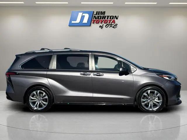 2021 Toyota Sienna Platinum