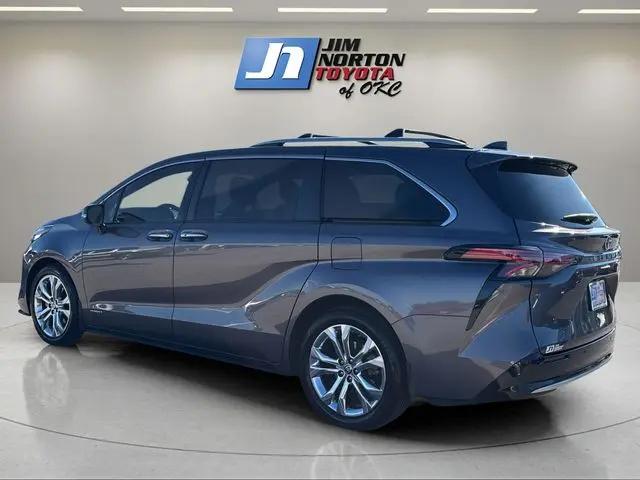 2021 Toyota Sienna Platinum
