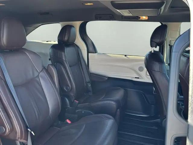 2021 Toyota Sienna Platinum