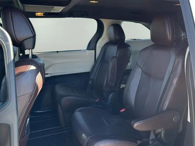 2021 Toyota Sienna Platinum