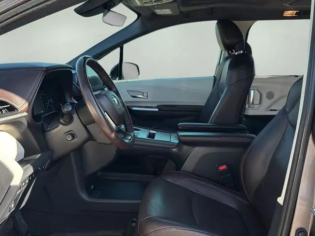 2021 Toyota Sienna Platinum