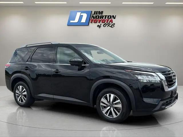 2023 Nissan Pathfinder SL 4WD