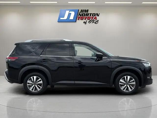 2023 Nissan Pathfinder SL 4WD