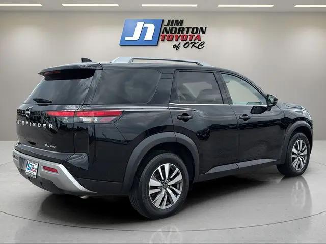 2023 Nissan Pathfinder SL 4WD