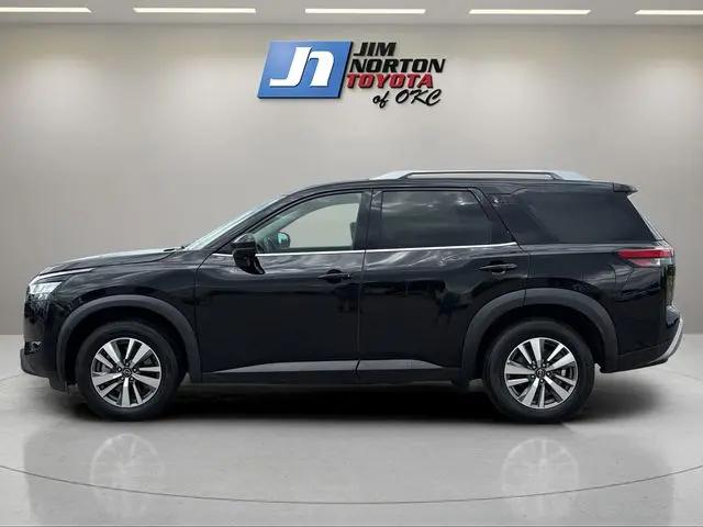 2023 Nissan Pathfinder SL 4WD