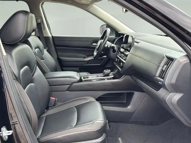 2023 Nissan Pathfinder SL 4WD