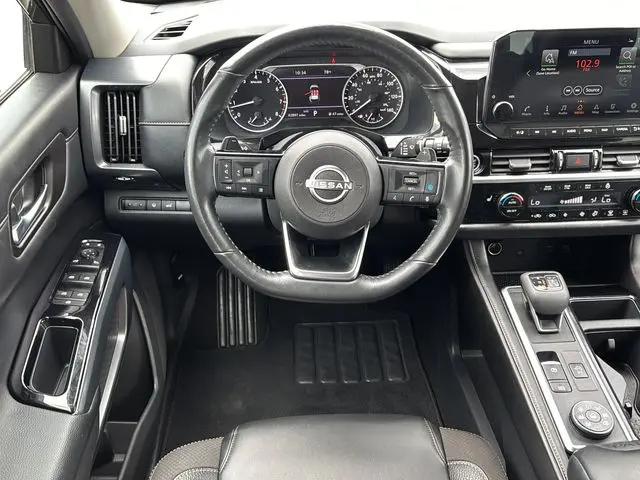 2023 Nissan Pathfinder SL 4WD