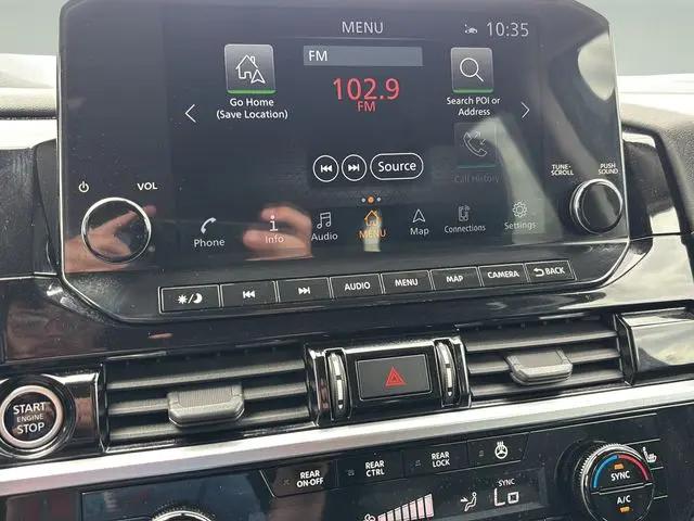 2023 Nissan Pathfinder SL 4WD