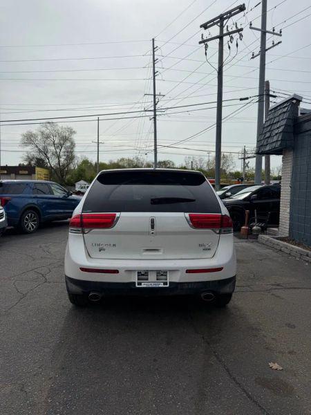 2015 Lincoln MKX Base