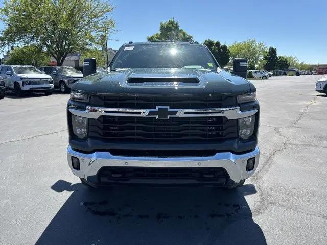 2026 Chevrolet Silverado 3500HD Crew Cab, Standard Bed, LT, 4WD
