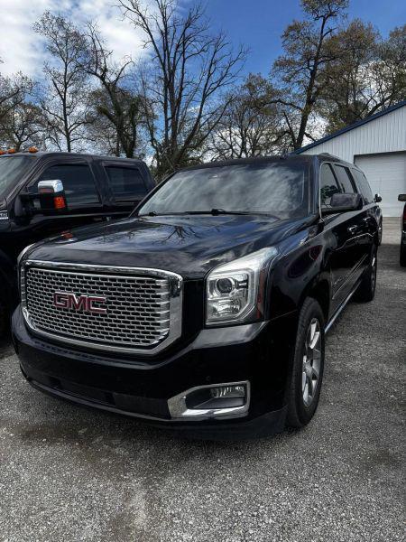 2015 GMC Yukon XL Denali for sale in Larwill, IN