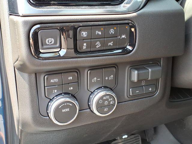 2026 GMC Yukon 4WD Denali