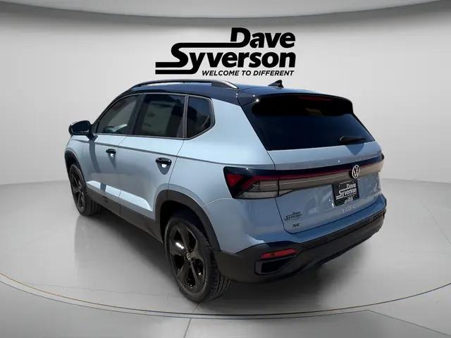 2026 Volkswagen Taos SE Black