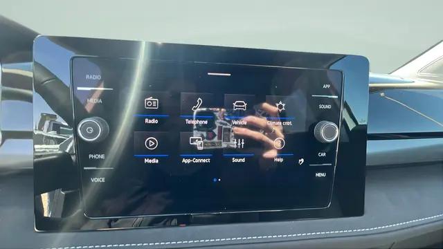 2026 Volkswagen Taos SE Black