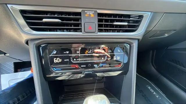 2026 Volkswagen Taos SE Black