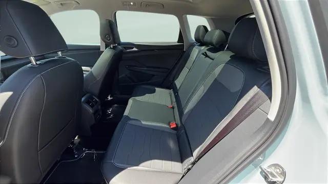 2026 Volkswagen Taos SE Black