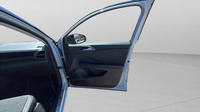 2026 Volkswagen Taos SE Black