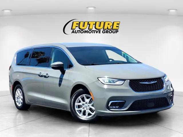 2023 Chrysler Pacifica Touring L for sale in Roseville, CA