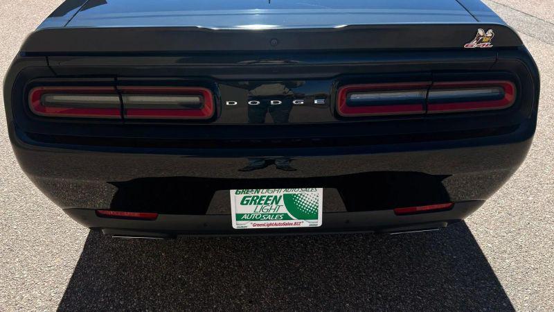 2015 Dodge Challenger R/T Scat Pack Shaker
