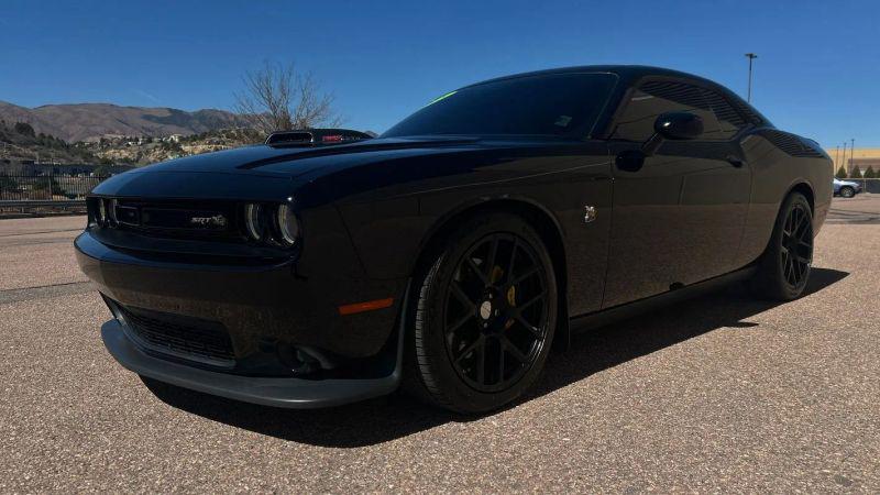 2015 Dodge Challenger R/T Scat Pack Shaker