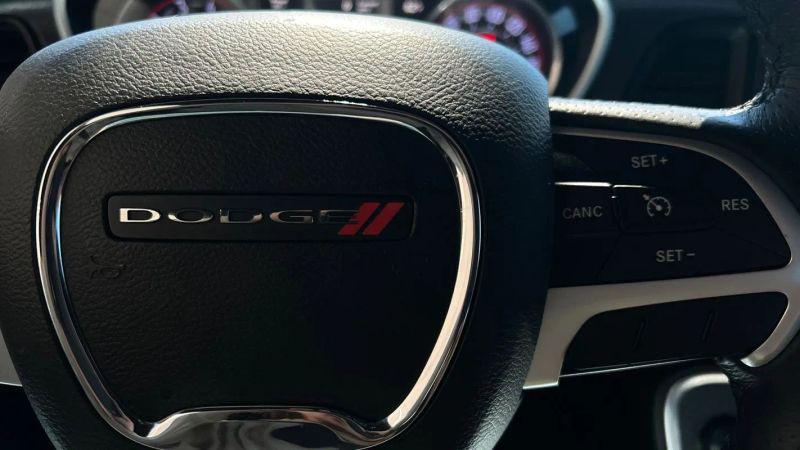 2015 Dodge Challenger R/T Scat Pack Shaker