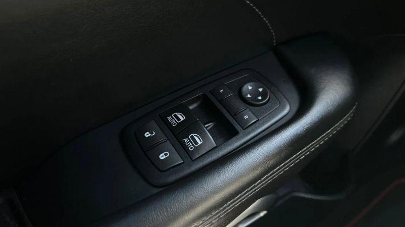 2015 Dodge Challenger R/T Scat Pack Shaker