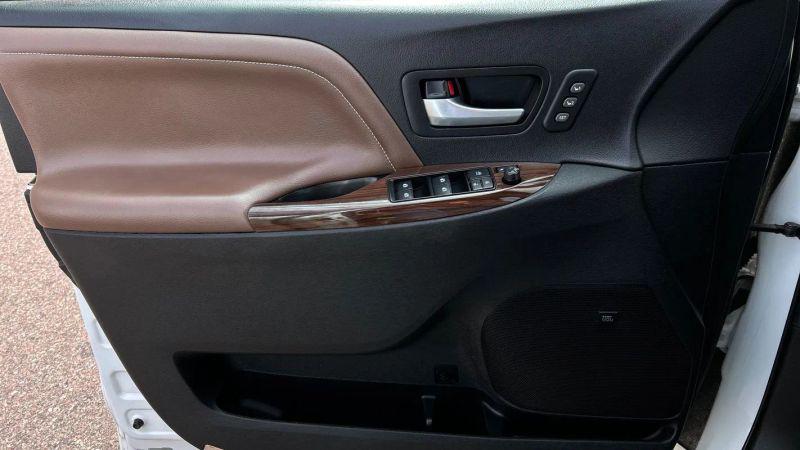 2018 Toyota Sienna Limited 7 Passenger