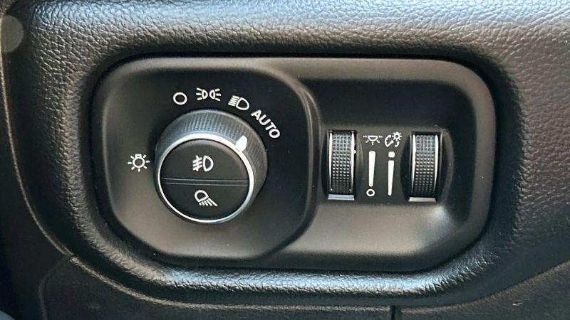 2019 Ram 1500 Big Horn/Lone Star Crew Cab 4x4 5'7" Box