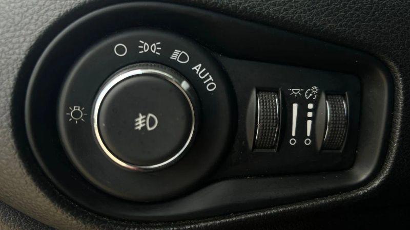2017 Jeep Renegade Altitude FWD